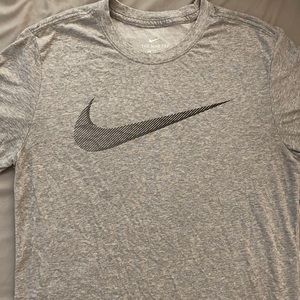 Men’s Nike Gray Dri-Fit T-Shirt (Medium)